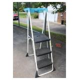 STEP LADDER