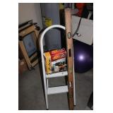 STEP LADDER, HEAT GUN & WOOD LEVEL