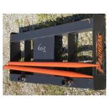 PABREAK HAY SPEAR WITH FRAME