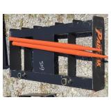 PABREAK HAY SPEAR WITH FRAME