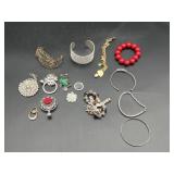 ASSORTMENT OF COSTUME JEWELRY W/ PENDANTS &