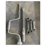 CRAFTSMAN 1/2" SPEED DRIVER, BREAKER BAR, & (3)