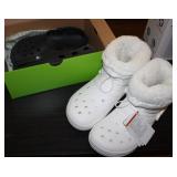 Classic Black & Lined Neo Puff Boot Crocs