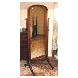 FREE STANDING PEERING MIRROR