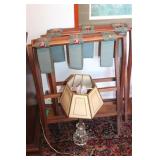 2 FOLDING LUGAGE RACKS AND LAMP