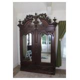 VICTORIAN WALNUT WARDROBE