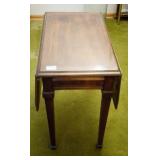 LIVING ROOM TABLE SET: COFFEE TABLE AND 2 MISMATCH