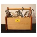 STAINLESS STEEL FLATWARE SET IN WOODEN BOX