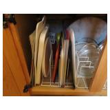 GROUPING: COOKIE SHEETS, LIDS, ETC.
