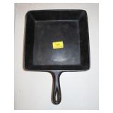 9.5" SQUARE CAST IRON SKILLET