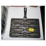 CAST IRON FISH PAN