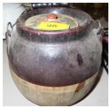 BROWN AND WHITE CROCK POT