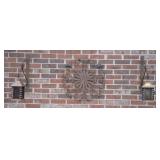 2 CANDLE LANTERNS AND WROUGHT IRON DÉCOR