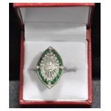 ELEGAND EMERALD DINNER RING