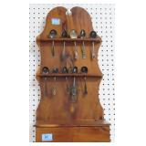 CEDAR COLLECTOR SPOON HANGING BOX W/10 SPOONS