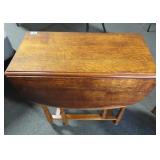 ANTIQUE OAK GATE LEG TABLE
