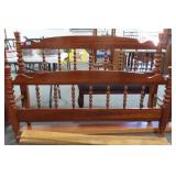FULL SIZE EARLY AMERICAN STYLE BED - SPINDLE DESIG