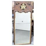 ENGLISH COLONIAL STYLE MIRROR WITH BEVELED GLASS