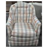 BARREL BACK ARM CHAIR WITH TUFTED BACK