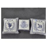 SET OF 3 TOILE PILLOWS IN BLUE AND WHITE