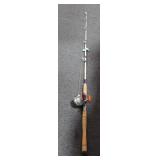 HURRICANE NO. D-22 FISHING POLE WITH PENN SENATOR