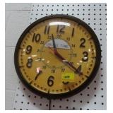 PLASTIC WALL CLOCK