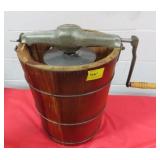 ICE CREAM MAKER