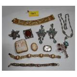 ASSORTED VINTAGE JEWELRY