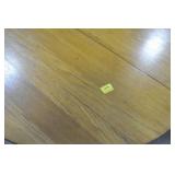 ROUND OAK TABLE