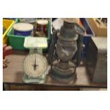 PAULS LEADER LANTERN WITH BROKERN GLOBE &
