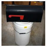 PAIL & MAIL BOX