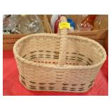 WOVEN BASKET