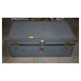TRUNK WITH INSERT TRAY