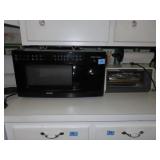 KENMORE MICROWAVE & BLACK & DECKER TOASTER OVEN
