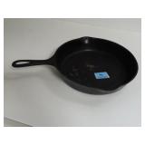 WAGNERWARE 10" CAST IRON SKILLET