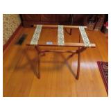 WOODEN FOLDING LUGGAGE RACK
