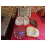 GROUPING: ASHTRAYS AND SILENT BUTLER