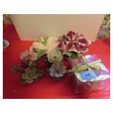 GROUPING: CERAMIC FLOWERS - 7 PCS.