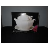 3 QT. CERAMIC SOUP TUREEN WITH UNDER TRAY AND