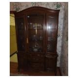 BROYHILL FRENCH PROVINCIAL STYLE CHINA CABINET