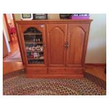 SAMSUNG 32" FLAT SCREEN TV & OAK ENTERTAINMENT CAB