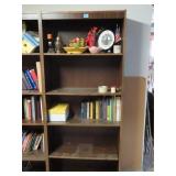PRESSED BOARD BOOK CASE WITH BOOKS, WORLD
