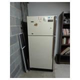 NORGE REFRIGERATOR/FREEZER WITH CRISPER DRAWERS