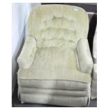 ACTION TUFTED BACK RECLINER