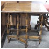 SMALL GATE LEG TABLE  - 22" X 26" X 23"