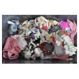 GROUPING: STUFFED ANIMALS, DOLLS, ETC.