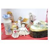 GROUPING: CERAMIC AND WOOD FIGURINES, VASE, ETC.