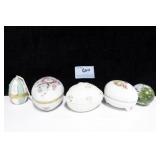 5 CERAMIC AND DECORATIVE EGGS
