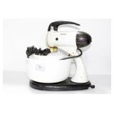 SUNBEAM MIXMASTER STAND MIXER WITH 2 MILKGLASS