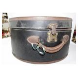 VINTAGE HAT BOX WITH VINTAGE HATS, GLOVES, ETC.